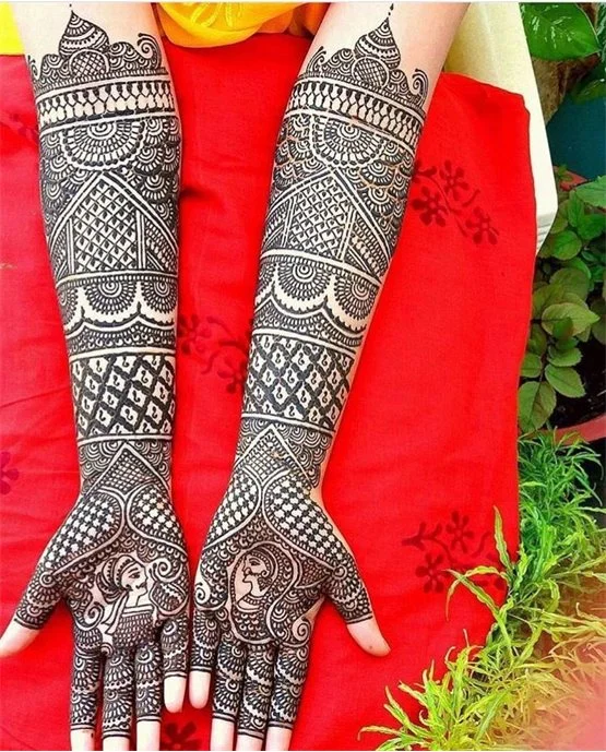 Lace Arch Theme Using Stylish Full Hand Mehndi Design